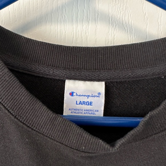 CHAMPIONS CREWNECK - Picture 3 of 4